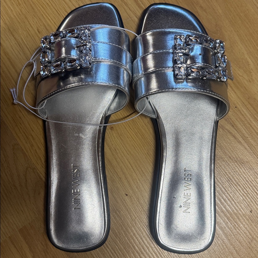 Nine West Size 7.5 NEW Metallic Silver Slide Sandals shoes